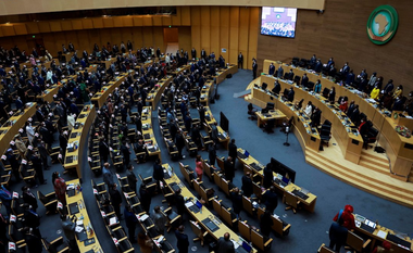 Uniunea Africană suspendă Nigerul în instituţiile sale, după lovitura de stat, şi afişează o poziţie rezervată faţă de o eventuală intervenţie militară CEDEAO