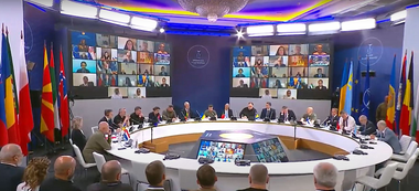 Franţa ”nu va recunoaşte” anexarea teritoriului Ucrainei de către Rusia, dă asigurări Macron la summitul ”Platforma Crimeea”, după ce Sarkozy spune că ”orice întoarcere în urmă este iluzorie”, se opune aderării Ucrainei la NATO şi UE şi susţine referendumuri de anexare