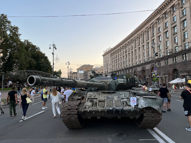 UPDATE-Zelenski salută ”poporul liber” ucrainean de Ziua Independenţei. Şapte răniţi într-un atac cu rachetă la Dnipro