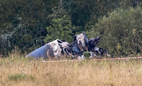 Cutiile negre şi cele zece cadavre au fost recuperate de la locul accidentului aviatic în care ar fi murit Prigojin, anunţă anchetatorii ruşi