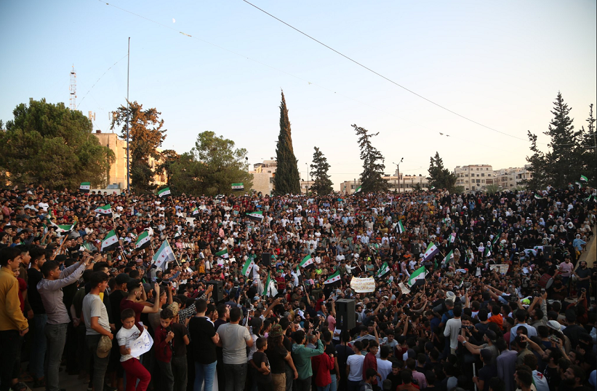 Manifestaţii în sudul Siriei cer căderea regimului al-Assad de o săptămână, după anularea subvenţionării carburantului şi o deteriorare a condiţiilor de trai. ”Pleacă, vrem să trăim!”. ”Revoluţia siriană continuă, revendicările noastre din 2011 nu s-au schimbat”