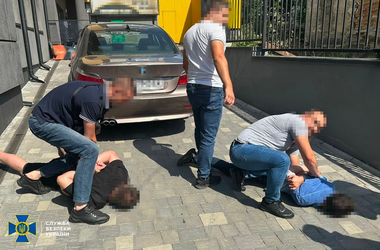SBU arestează din nou oficiali însărcinaţi cu recrutarea militară, în cadrul unei campanii de luptă împotriva corupţiei
