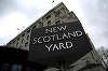 Poliţia din Londra, victima unei piraterii informatice, dezvăluie The Sun. Nume, fotografii, grade, salarii şi alte date de securitate, furate din servele întreprinderii care imprimă cărţi de identitate şi legitimaţii ale Scotland Yard