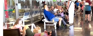 Companiile aeriene avertizează cu privire la întârzieri ale zborurilor din Marea Britanie din cauza unei defecţiuni a controlului traficului aerian
