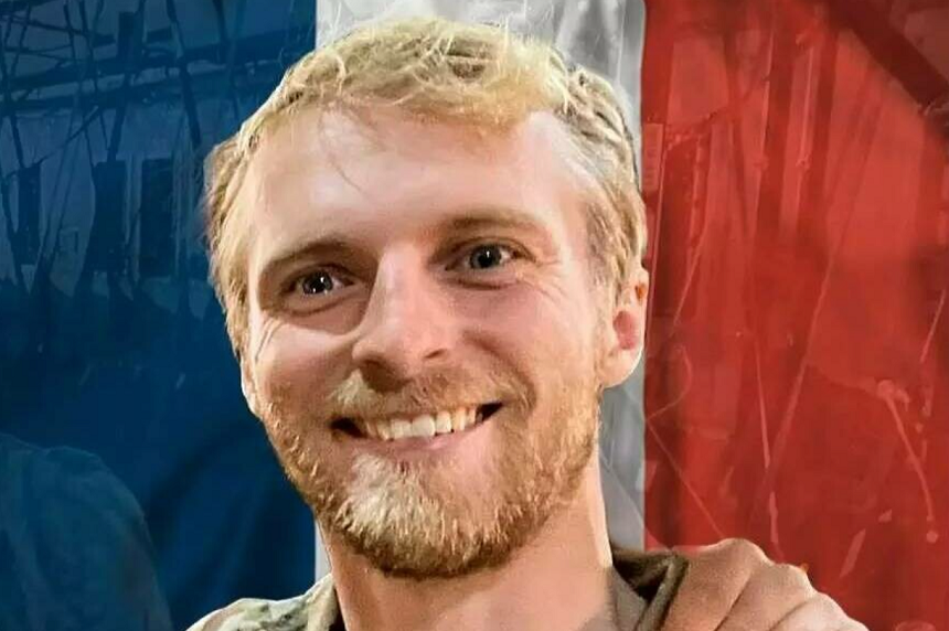 Un militar din Forţele Speciale franceze, sergentul Nicolas Mazier, ucis într-o operaţiune antiteroristă în Irak. Alţi patru militari francezi şi trei irakieni, răniţi într-o ambuscadă a Statului Islamic în Deşertul al-Aith