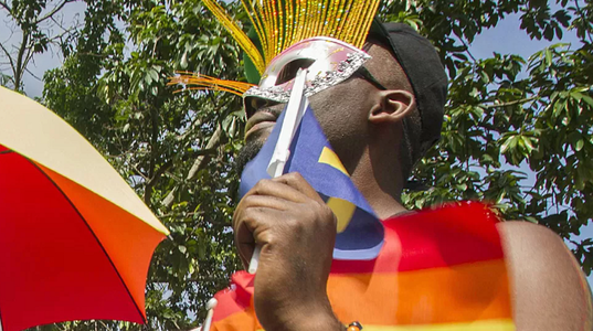 Un tânăr în vârstă de 20 de ani, inculpat de ”homosexualitate agravantă” care poate fi pedepsită cu moartea, în Uganda