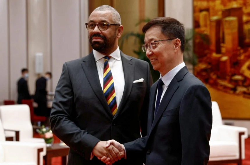 Clerverly, primit de vicepreşedintele chinez Han Zheng la Beijing, îşi exprimă îngrijorarea faţă de respectarea drepturilor omului în timp ce Parlamentul britanic cataloghează China, într-un raport, drept o ”ameninţare la adresa Regatului Unit”