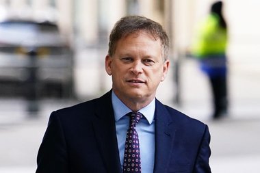 Noul secretar britanic al apărării este Grant Shapps, fostul ministru al energiei. Reuters: O mişcare surprinzătoare, ridicând semne de întrebare în ceea ce priveşte lipsa sa de experienţă în domeniul militar