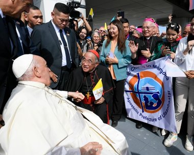 Papa Francisc a sosit într-o vizită discretă în Mongolia budistă, spre bucuria micii comunităţi catolice din această ţară - VIDEO, FOTO
