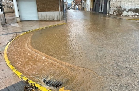 Ploi torenţiale în Spania: Locuitorii din Madrid sunt sfătuiţi să stea în case
