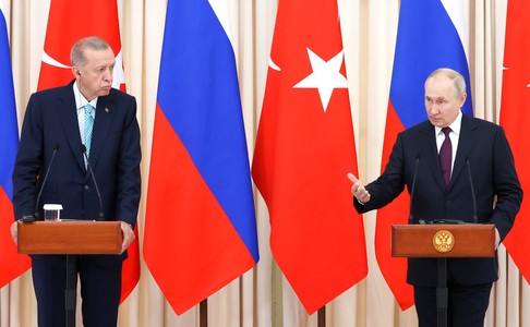 Putin susţine că Rusia nu refuză negocierile privind conflictul din Ucraina