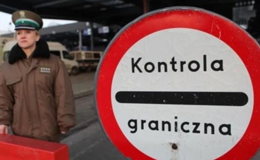 Polonia ar putea extrăda cetăţenii ucraineni care fug de război. Deja a început extrădarea călăuzelor