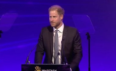 Prinţul Harry s-a întors în Marea Britanie la un an de la moartea bunicii sale, regina Elizabeth II