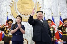 Forumul economic de la Vladivostok, unde Kim Jong Un s-ar putea întâlni cu Putin, începe duminică. Liderul nord-coreean a apărut sâmbătă la o paradă alături de fiica sa şi a participat la o şedinţă foto cu ocazia aniversării fondării statului - VIDEO,FOTO