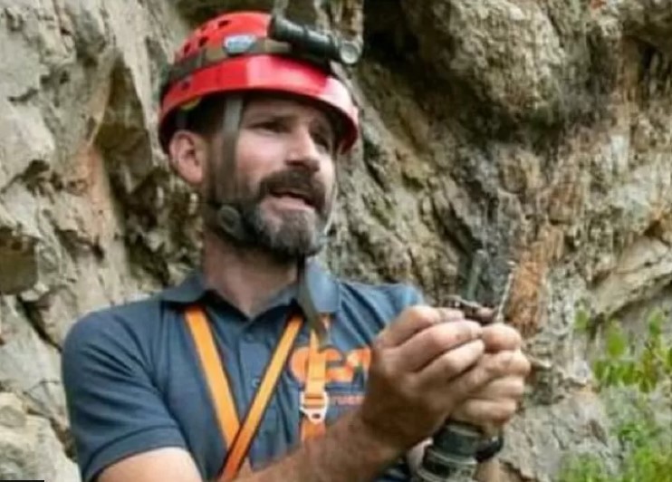 Un explorator american a fost eliberat din una dintre cele mai adânci peşteri din Turcia
