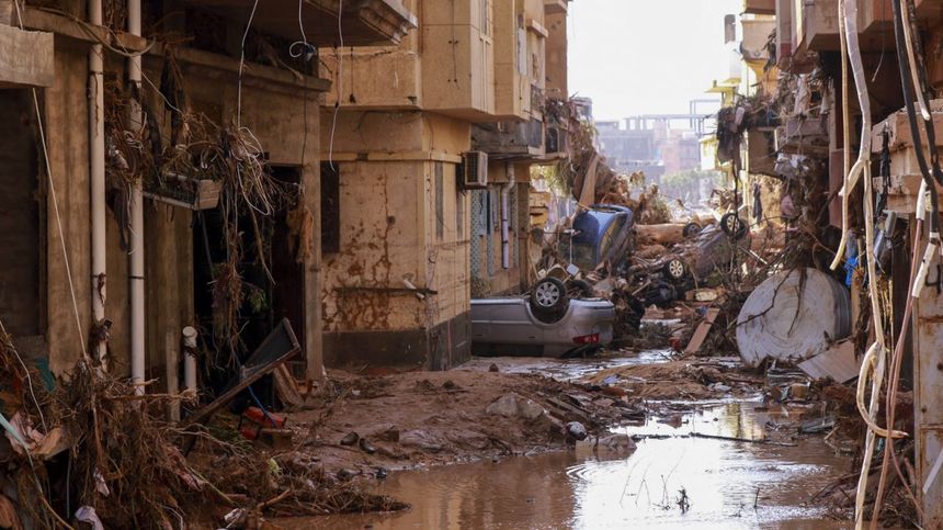 „Ziua Judecăţii de Apoi”. Bilanţul catastrofei din Libia a depăşit 5.300 de morţi şi va mai creşte, pe măsură ce marea aduce cadavre la ţărm. Localnicii vorbesc despre un adevărat tsunami care s-a produs după ruperea a două baraje - VIDEO