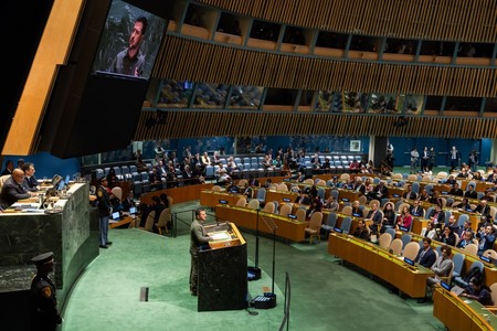 Zelenski acuză Rusia, de la tribuna ONU, că are ambiţii expansioniste: Trebuie să acţionăm uniţi ca să învingem. Războiul nu e numai al Ucrainei. În fiecare deceniu, Rusia începe un nou război. Părţi din Moldova şi Georgia rămân ocupate 