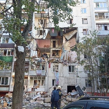 O persoană a murit în urma unei explozii provocate de acumulări de gaze, în apropiere de Moscova - VIDEO