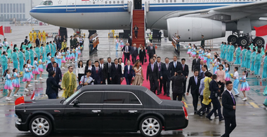 Xi Jinping îl primeşte pe Bashar al-Assad la Hangzhou, la Ceremonia de Deschidere a celei de-a 19-a ediţii a Jocurilor Asiatice