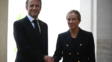 Macron, primit la Roma de Meloni, pe fondul crizei migraţiei