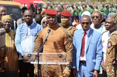 Patru ofiţeri arestaţi şi doi fugari în Burkina Faso, în urma unei tentative de puci în puci eşuate