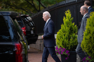 Biden reiterează susţinerea Ucrainei de către SUA, după ce Congresul evită un ”shutdown”