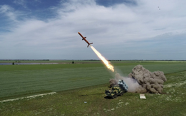 Apărarea aeriană rusă a distrus o rachetă antinavă de tip Neptun în largul coastelor de nord-vest ale Crimeei, anunţă Moscova 