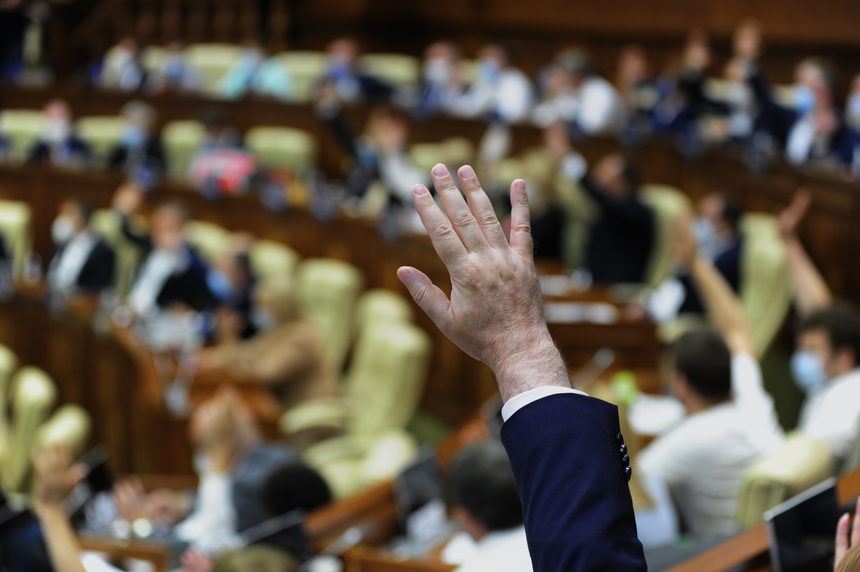 Parlamentul din Republica Moldova ia măsuri pentru a interzice participarea la alegeri a membrilor partidului pro-Rusia ŞOR