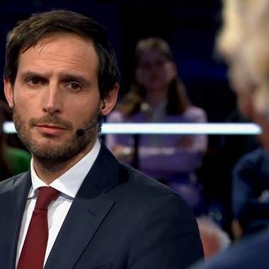 De la tânăr angajat al companiei Shell la şeful UE pentru climă. Cine este Wopke Hoekstra şi cum i-a convins pe eurodeputaţi să-l accepte