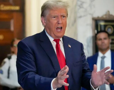 Donald Trump lansează noi invective împotriva justiţiei şi apoi pleacă de la procesul civil de fraudă din New York