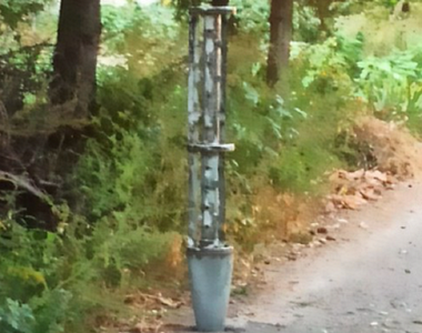 Oraşul rus Rîlsk, atacat cu armament cu submuniţie, acuză guvernatorul regiunii ruse Kursk, Roman Starovoit. O rusoaică, rănită de schije, case şi vehicule avariate. Alte localităţi din regiune, atacate cu drone