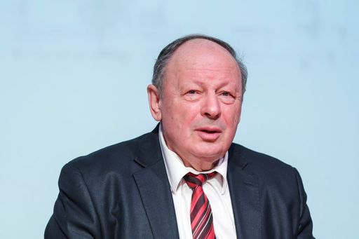 Prof. Berkovitz, aflat lângă Ierusalim: Tot Israelul este atacat, războiul ne-a luat prin surprindere, teroriştii Hamas au venit pe uscat, pe aer, pe mare, trag fără de sfârşit, nu le pasă ce omoară. Avioanele noastre au început să atace Gaza - VIDEO

