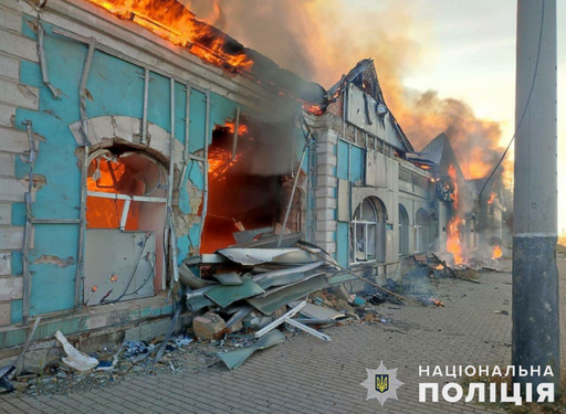 Bombardamente ”masive” de artilerie la Avdiivka, pe care ruşii ”încearcă să o încercuiască”, în timpul primei vizite a lui Zelenski în România. Situaţia s-a ”agravat rapid”