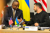 Zelenski anunţă că a obţinut, la NATO, în urma unei întâlniri cu Lloyd Austin, asigurări că ajutorul militar al SUA va fi ”constant şi neîntrerupt”