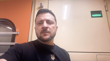 Zelenski: Principala noastră preocupare este să întărim apărarea aeriană şi cele mai importante instrumente de pe front. Artilerie, sisteme cu rază lungă de acţiune/ În fiecare zi luptătorii noştri şi întreaga noastră naţiune devin mai puternici - VIDEO