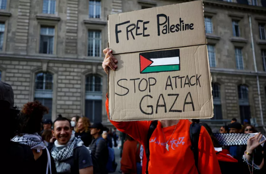 Guvernul Macron interzice orice manifestaţie în favoarea poporului palestinian în Franţa, în urma atacului Hamas în Israel. Manifestaţii propalestiniene au avut loc în mai multe oraşe mari. O manifestaţie la Paris, interzisă de justiţie