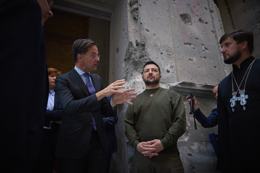 Zelenski a vizitat Odesa împreună cu Rutte: “Vom reconstrui cu siguranţă tot ceea ce Rusia a distrus”. Liderul de la Kiev anunţă un acord cu R. Moldova - VIDEO