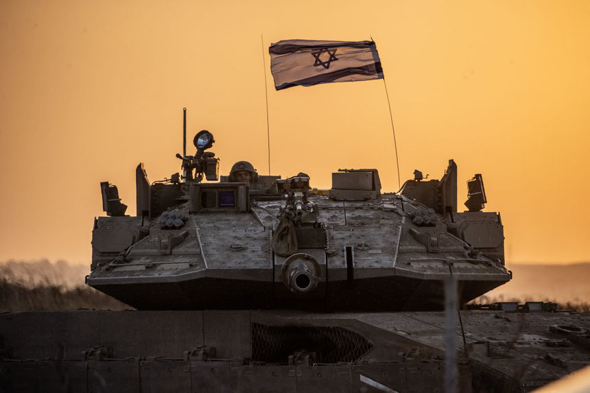 Doi comentatori israelieni respectaţi subliniază că Iranul se află în spatele a ceea ce ei consideră a fi un conflict regional