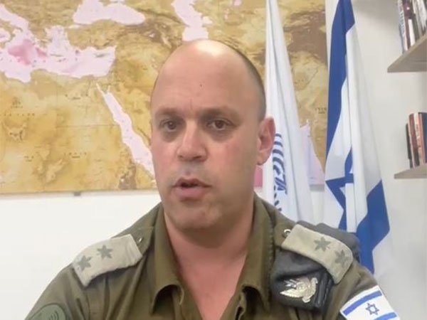 Următoarea fază a războiului ar putea fi diferită faţă de aşteptări, spune armata israeliană. Şeful CENTCOM a venit în Israel pentru discuţii cu oficialii din domeniul apărării 