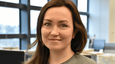 O jurnalistă ruso-americancă de la Radio Free Europe, Alsu Kurmasheva, arestată în Rusia, al doilea jurnalist american, după Evan Gershkovich de la WSJ, arestat în Rusia în 2023. Inculpată pentru că nu s-a declarat ”agent străin”, riscă până la cinci ani de închisoare