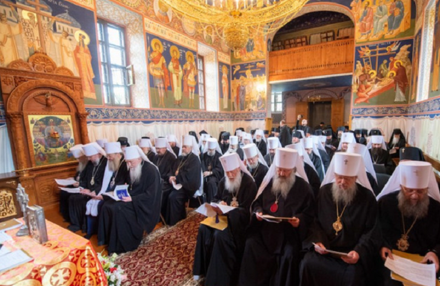 Parlamentul ucrainean interzice Biserica Ortodoxă subordonată Moscovei, ultima susţinătoare a invadării Ucrainei de către Rusia