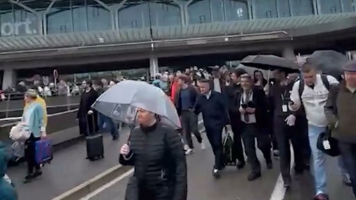 Franţa: Zeci de alerte false cu bombă au vizat aeroporturile în ultimele cinci zile