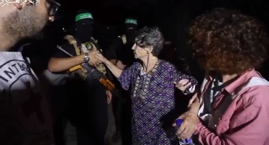 Starea medicală a celor două ostatice eliberate luni de Hamas este bună. Una dintre ele este o activistă pentru pace care ajutase bolnavii din Gaza