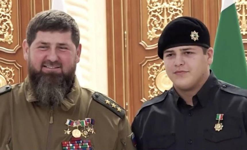 "Eroul Ceceniei": Ploaie de omagii pentru fiul de 15 ani al lui Kadîrov, care a bătut un deţinut