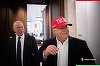 "Ia uite ce a venit azi prin poştă!" Viktor Orban pozează cu o şapcă de la Trump