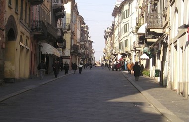 "Paraziţi". O mamă a obţinut în instanţă evacuarea din casă a celor doi fii ai săi de 40 de ani