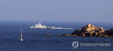 Armata sud-coreeană acordă ajutor unei nave nord-coreene eşuate de zece zile în est, la frontiera maritimă intercoreeană