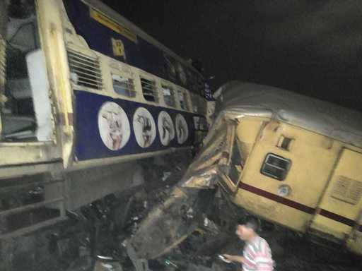 India: Bilanţul morţilor în coliziunea celor două trenuri a crescut la 13