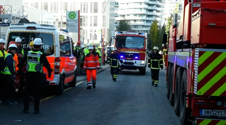 Patru morţi la Hamburg, după surparea unei schele pe un şantier în port, la Westfield Hamburg-Überseequartier, un complex comercial rezidenţial şi de agrement care urmează să fie finalizat în primăvara lui 2024