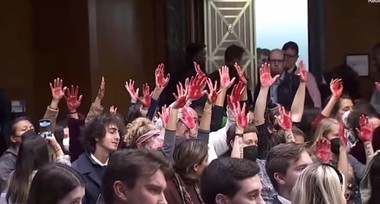 Incidente în Congresul SUA. Protestatari anti-război au întrerupt în mod repetat audierile pe tema finanţării pentru Ucraina şi Israel. Blinken şi Austin au pledat pentru un singur pachet de finanţare: Sunt legături clare între cele două conflicte